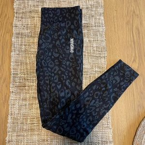 Gym shark leggings size S
